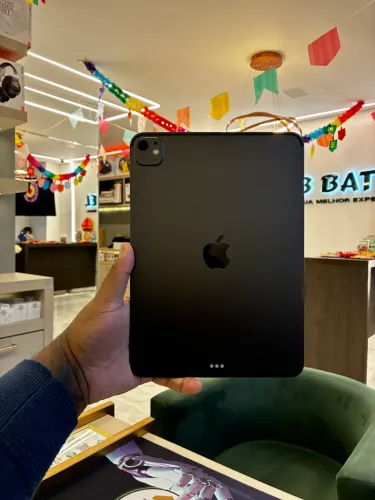 iPad Pro M4 11 256GB WiFi 100% - Loja Física