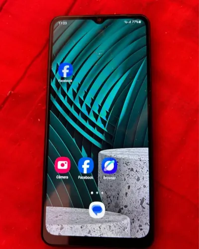 Vendo celular M12 - 64 GB