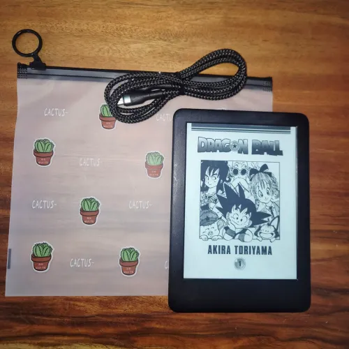 Kindle 10 Geração Funciona Perfeitamente. Tem marcas de uso e um trinco no canto da carcaç