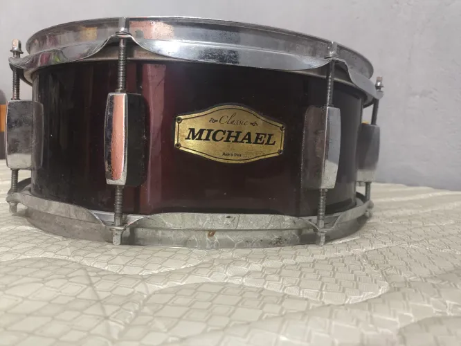 Vende-se Caixa bateria Michael série Classic