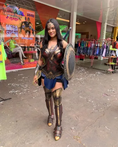 2500 traje da mulher maravilha