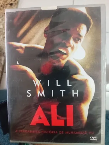 DVD Ali. A história de Muhammad Ali, com Will Smith.