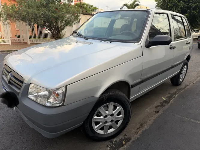 Fiat Uno Mille Celeb/celeb.econ 1.0 F.flex 4P 2010