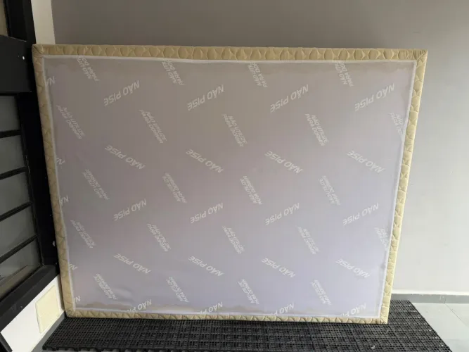 Box Cama Queen Em Ótimo Estado