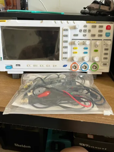 Vende-se Osciloscópio Digital FNIRSI-1014D - Excelente Estado