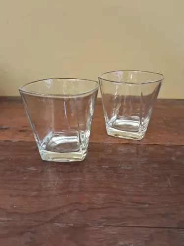 Par de copos de whisky