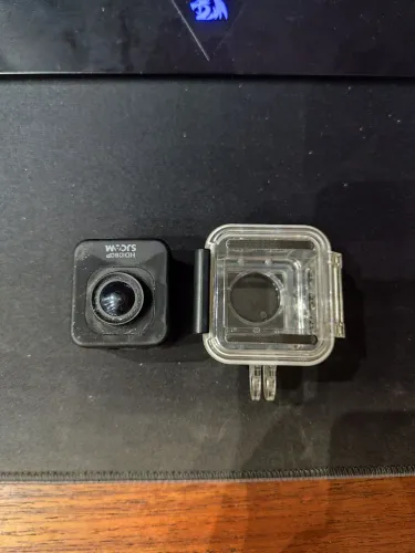 Câmera de Ação SJCAM 1080p Cube + Caixa Estanque (Estilo GoPro)