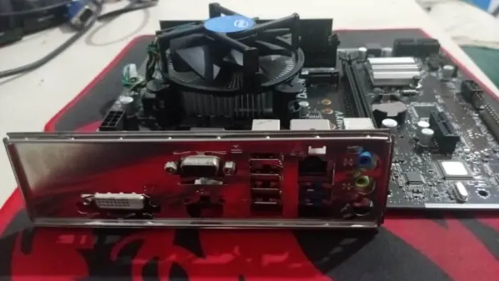 ? KIT INTEL CORE i3-8350K + PLACA-MÃE + 8GB DDR4 ?