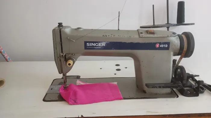 Máquina de Costura Industrial (Na Bancada)