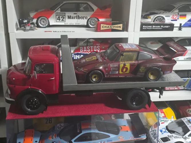 Miniatura caminhao mercedes 1113 1:18 schuco reboque plataforma