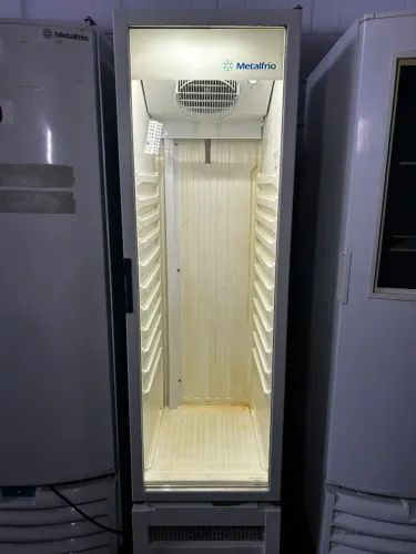 Refrigerador Expositor Metalfrio