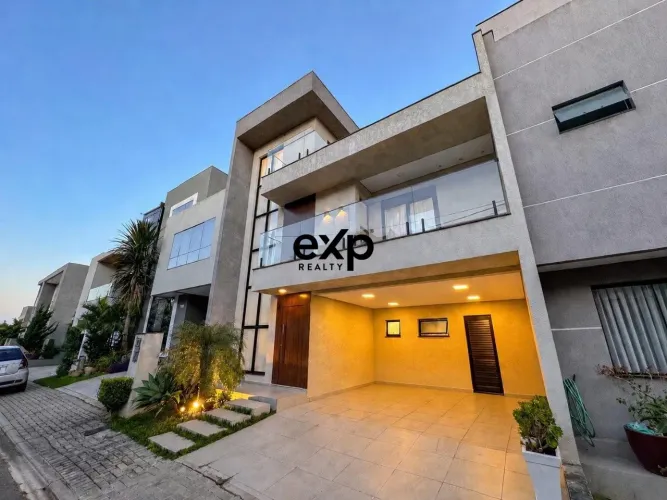 Sobrado - em São José dos Pinhais, Afonso Pena Triplex de alto padrão à venda no Condomíni