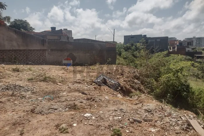 Terreno 250 m² em São Jorge, Maceió - Oportunidade!