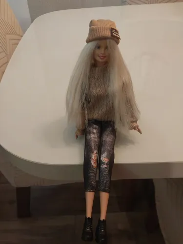 Barbie antiga loira platinada linda