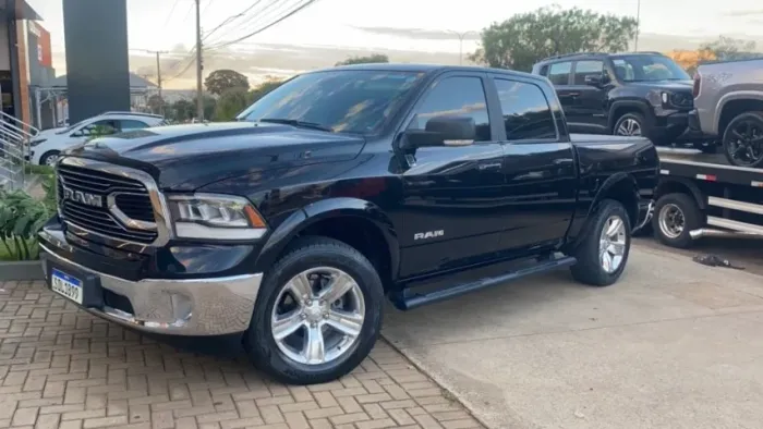 Ram Classic Laramie 5.7 V8 16V Gasolina 4X4 Aut. 2023
