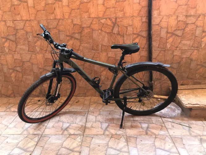 Bike aro 29 + 300,00 em acessórios (com documentos) 