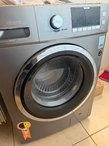 Máquina de lava roupa