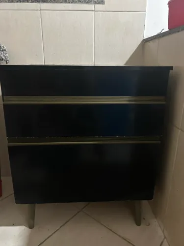 Sofá, rack, armário e banqueta