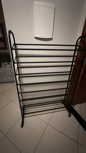 Sapateira com rodinha 