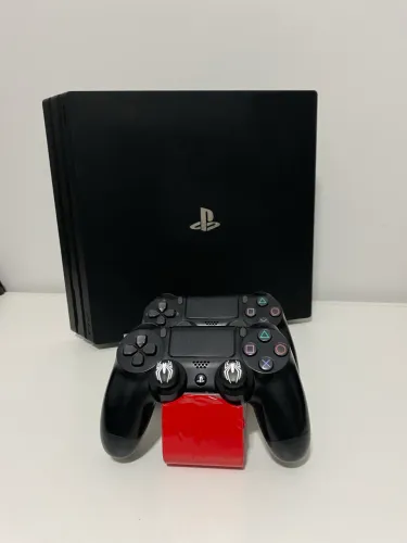 PS4 PRO + 2 CONTROLES + RED DEAD REDEMPTION 2