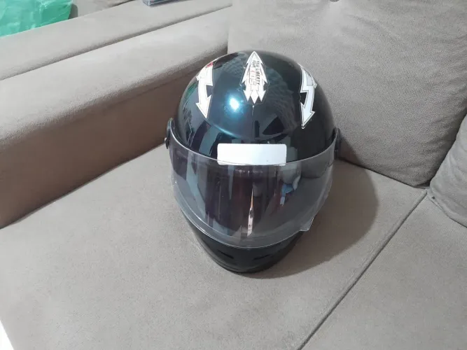 Capacete tamanho 54