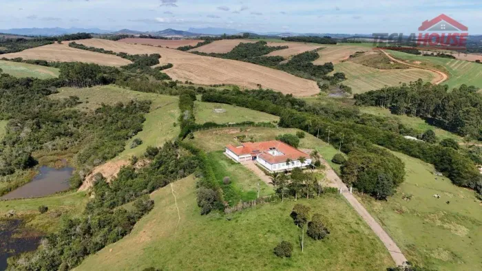Fazenda com 20 dormitórios à venda, 7000000 m² por R$ 28.000.000 - Zona Rural - Cruzília/M