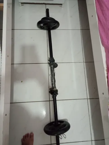 Barra mais anilhas 10kg total