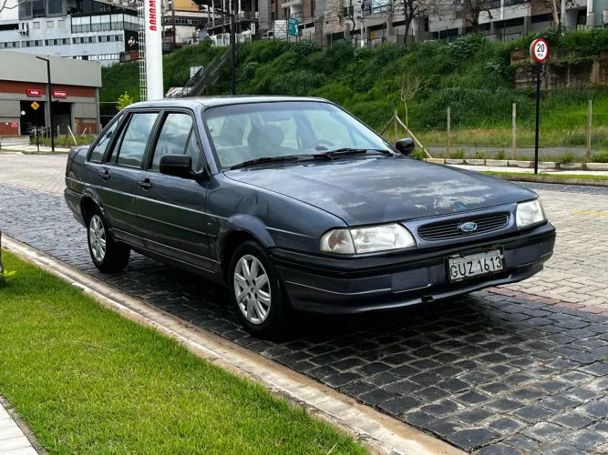 Ford Versailles GL 1.8i / 1.8 2P E 4P 1996