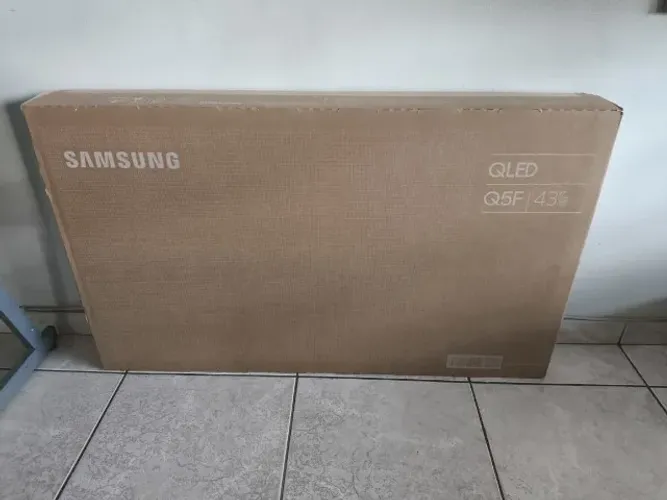 TV Samsung QLED 43 polegadas - Lacrada