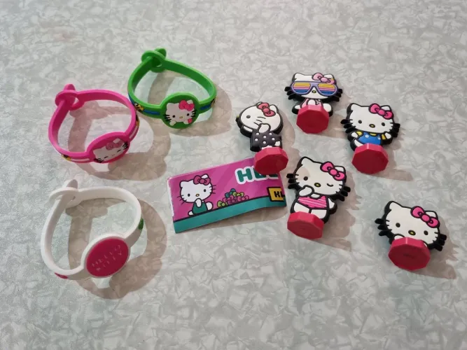 Lote 5 Hello kitty e 3 pulseiras - Ovo surpresa Kids zone / Kids surpresa
