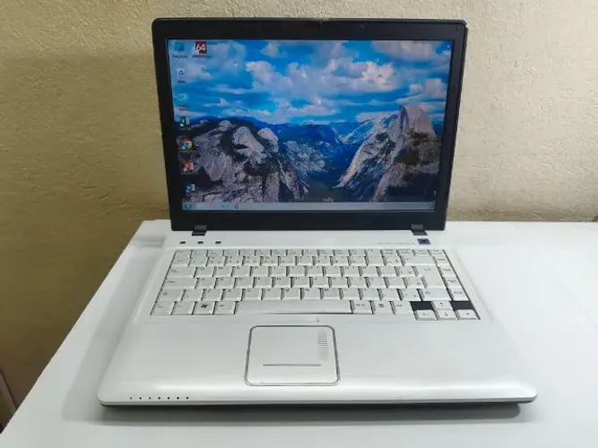 Notebook Positivo Premium Core2Duo, 3GB de memória, hd de 320GB. Em Ótimo estado. Bateria