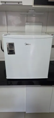 Frigobar MIDEA - 47 litros