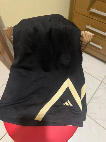 Vendo Bermuda Adidas Original 