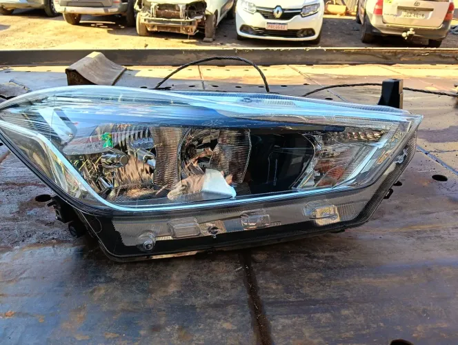 Farol direito kiks sem led direito