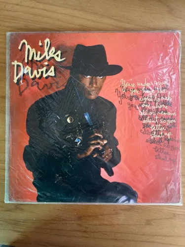 Vinil - MILES DAVIS - YOU ARE UNDER ARREST 1985