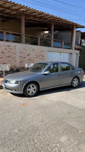 Chevrolet Vectra CD 2.2 16V / 2.0 16V Mec./aut. 2001