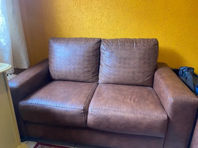 sofá vintage couro