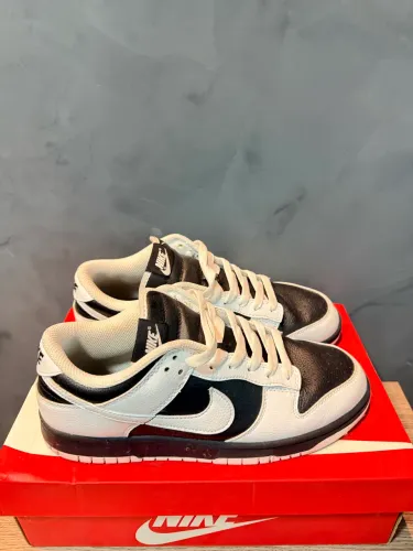 Nike Dunk Reverse Panda