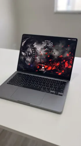 MacBook Air M2 16GB 256GB SILVER - Excelente estado