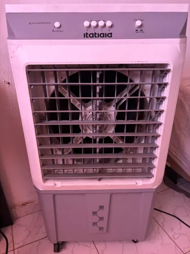 Vende-se climatizador de ar 40L Itatiaia 