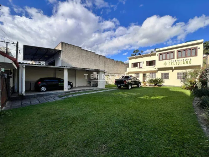 Casa para aluguel, 10 quartos, 5 vagas, Várzea - Teresópolis/RJ