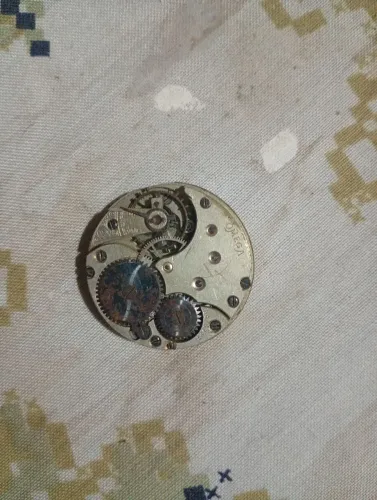 Mecanismo de relógio de bolso antigo omega