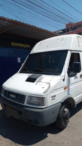 Iveco Daily Chassi 50.13 2.8 8V 130CV Diesel Mec. 2006