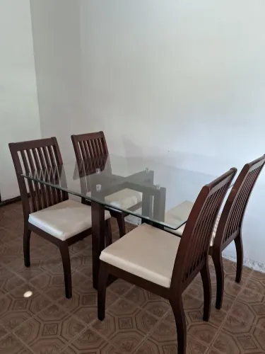 Conjunto 4 lugares Mesa Madeira e Vidro Lar Shopping  - oportunidade