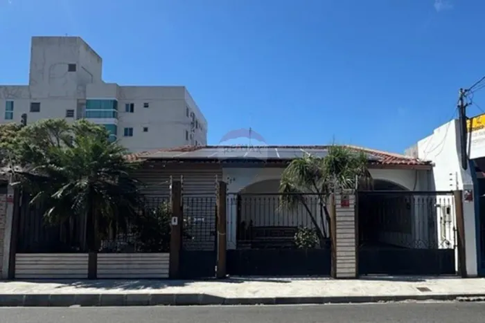 Alugue Casa Comercial em Jardim Camburi 300m² com Energia Solar