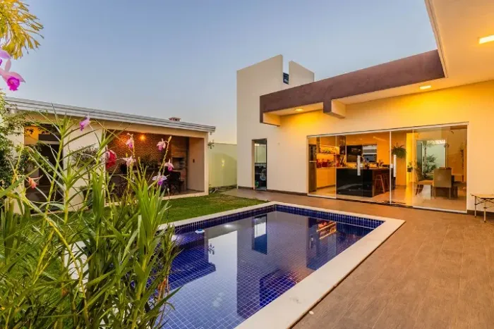 Residência Alto Padrão | 240m² | Piscina | Escritório | Residencial Veneza