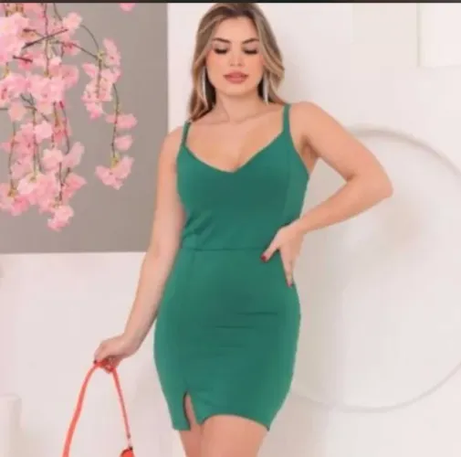 vestido neoprene com fenda e bojo