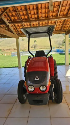 TRATOR AGRICULA MARCA AGRALE