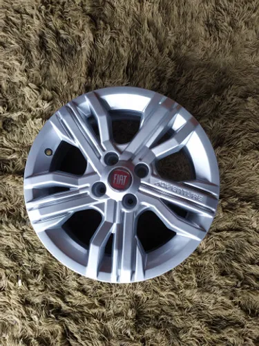 Uma roda aro 15 adventuri