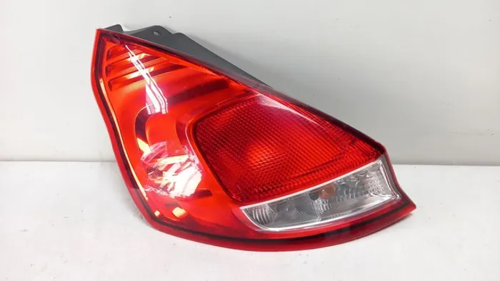 Lanterna ford new fiesta